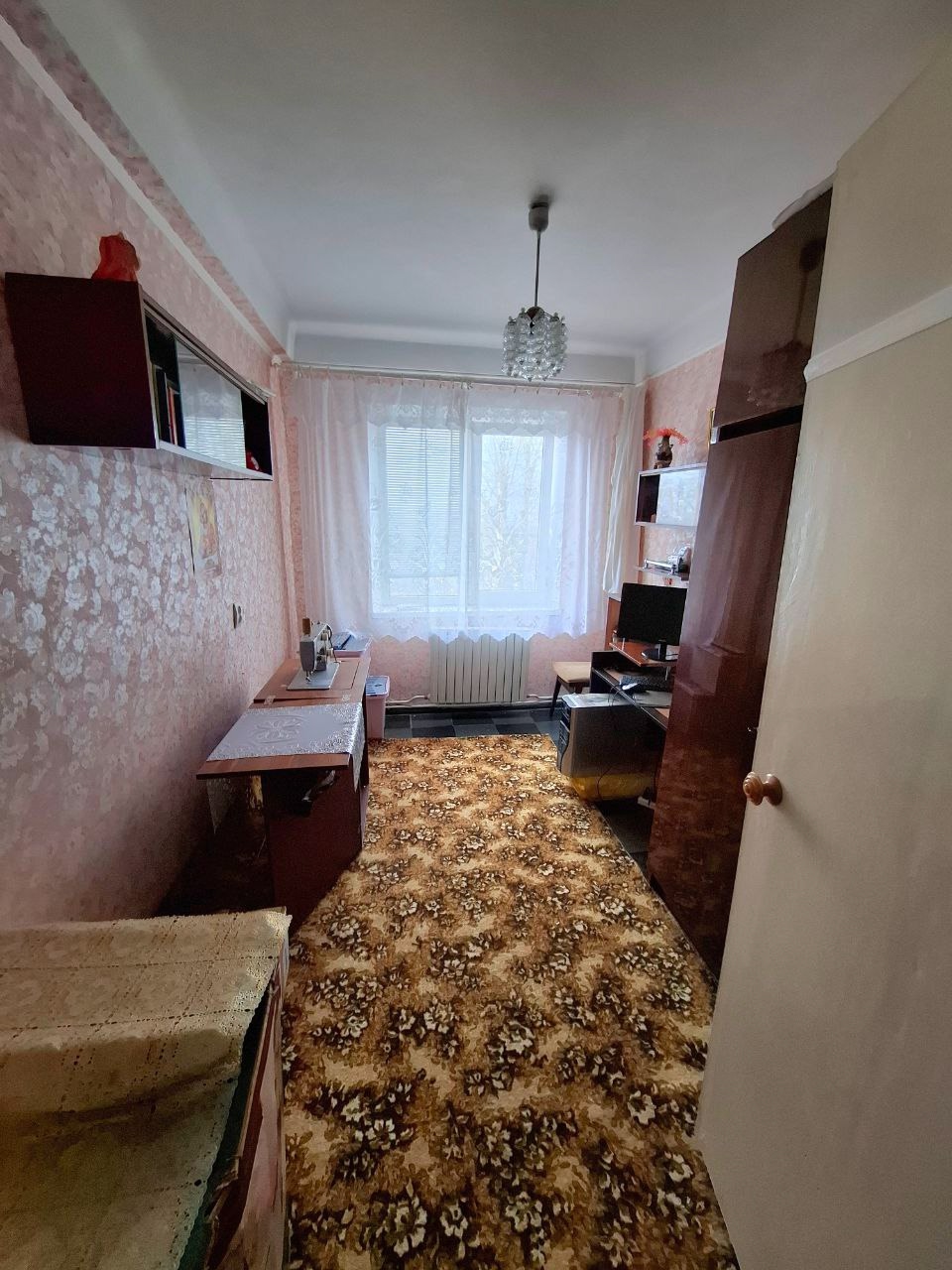 !!!!!! Продам 3-х комн квартиру на кв. Гагарина, 5/5 эт., 55,2 кв.м.общ.пл., кухня 6,1 кв.м. Дом панельный, не угловая, АВТОНОМНОЕ ОТОПЛЕНИЕ, комнаты раздельные, металлопластиковые окна, балкон застеклён, крыша не течёт (очередь на замену крыши 2026 г.). Удобное расположение: школа, детский сад, магазины, ост...