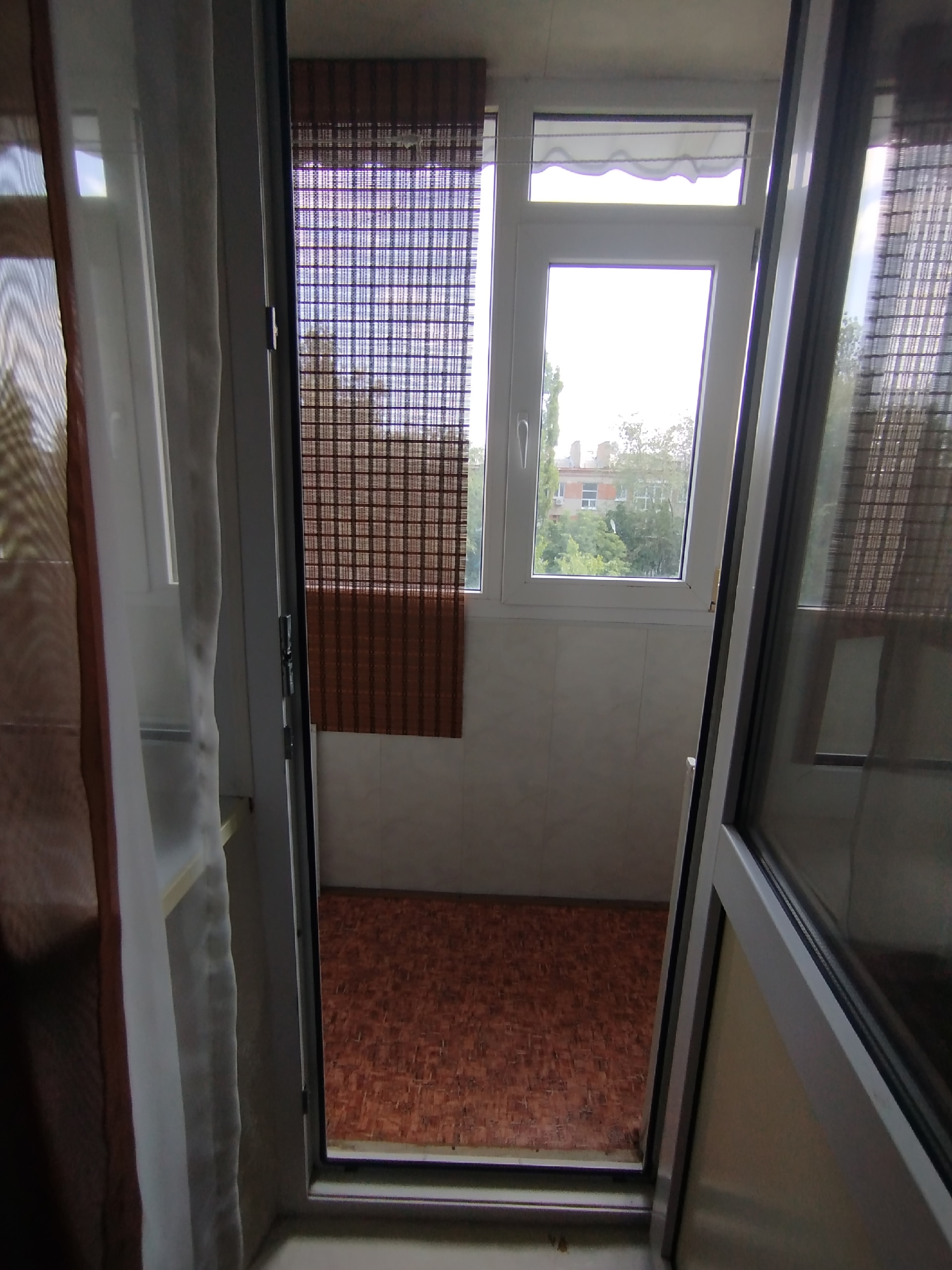 Продам 2-комнатную квартиру в Ленинском районе, кв. Шевченко. 🏢 Этаж: 5 из 5 📐 Площадь: 44 м² 🛏 Комнаты изолированные, очень удачная планировка. 🔥 АВТОНОМНОЕ отопление, установлен новый итальянский двухконтурный котёл. 🪟 Окна — металлопластиковые 🚿 Ванная после ремонта, новая сантехника 🍽 Новая кухня 🪟 Балкон...
